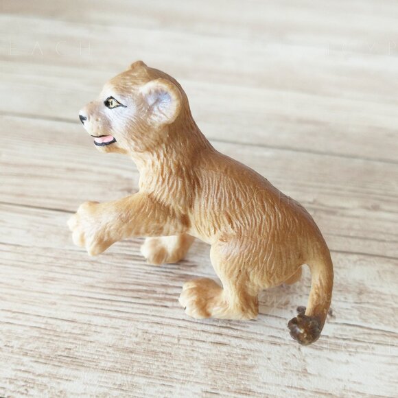 Schleich Lion Cub 2003 Retired Wildlife Figure 14330 Savanna Predator Wild Cat - Picture 2 of 11
